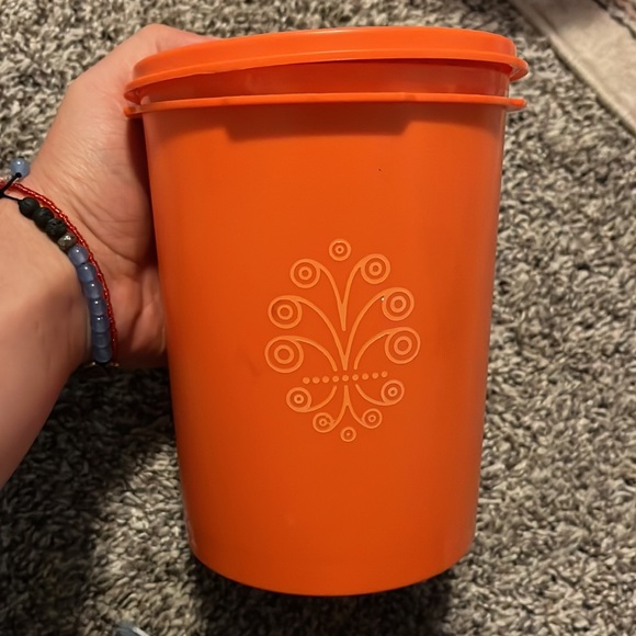 Vintage Set of 5 Plastic Tupperware Canisters with Lids - Picture 2 of 6